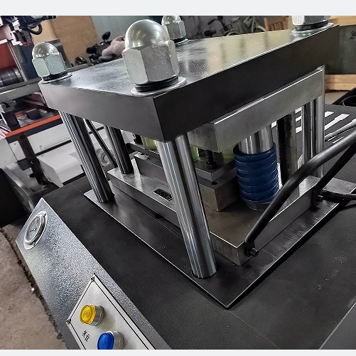 1709782785446992.png 1板材制樣機(jī)1.png